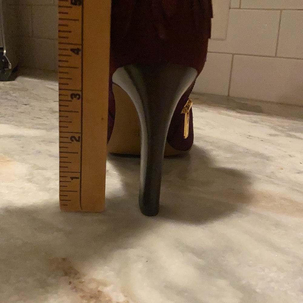 EUC Isola Bordo Cabernet Suede Booties - Picture 10 of 10